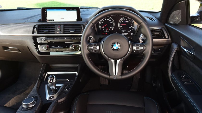 BMW m2 Competition салон