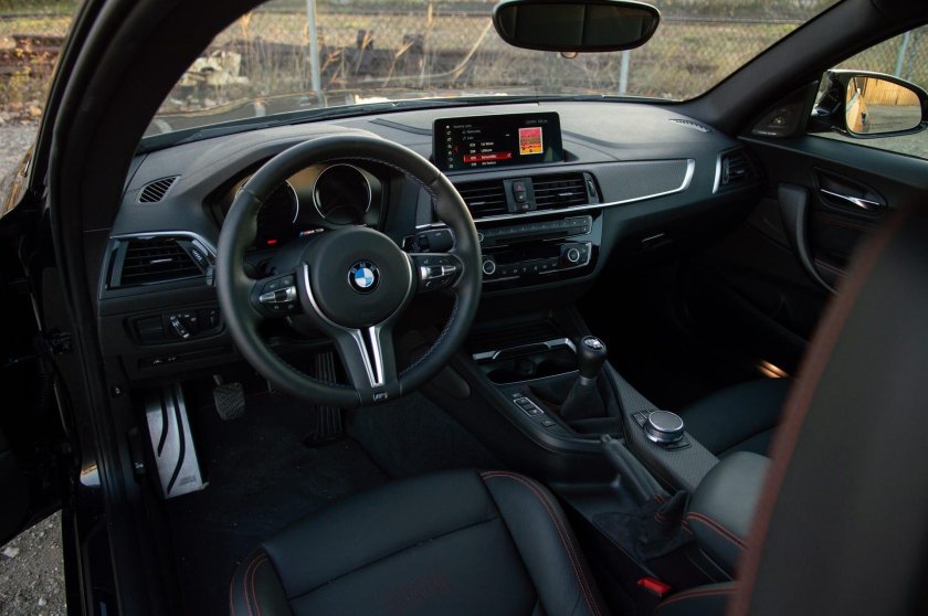 БМВ купе м2 Компетишен на ручке