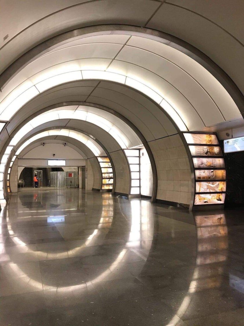 Станция метро фонвизинская