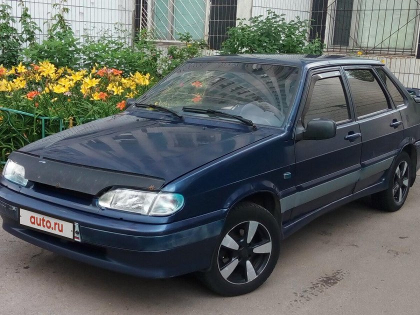 ВАЗ 2115 темно синяя