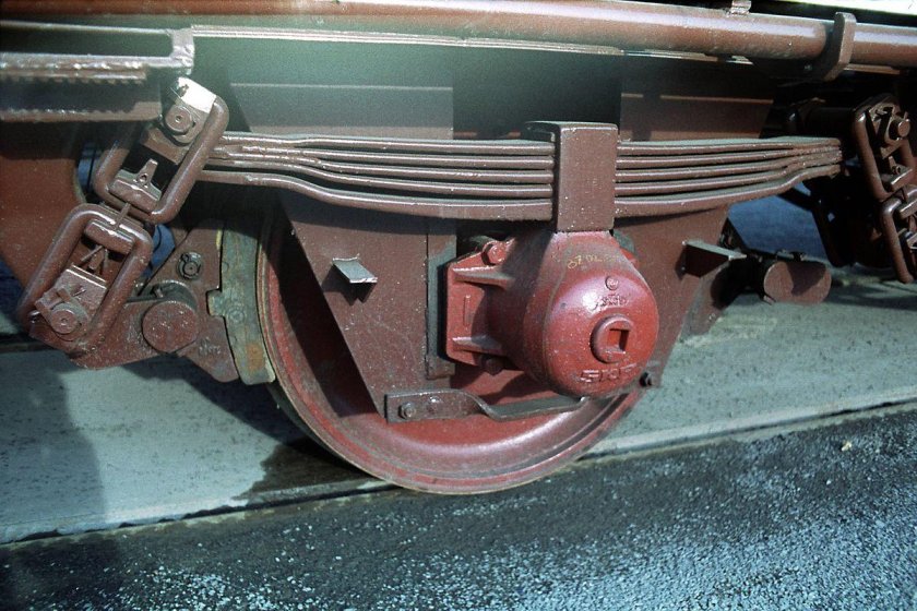 Рессорное подвешивание вагонов 18 100