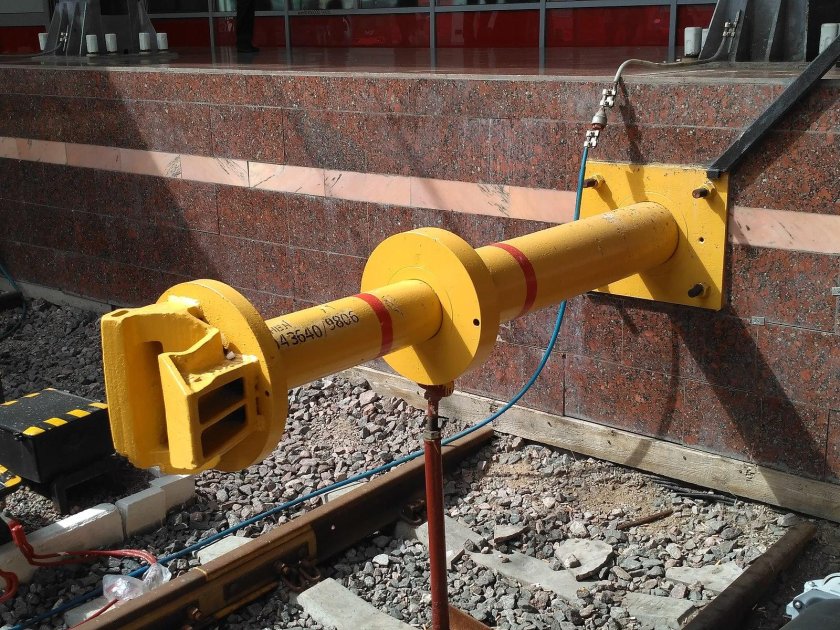 Путевой энергопоглощающий упор