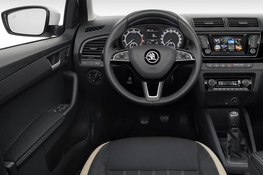 Škoda Fabia 2021 салон