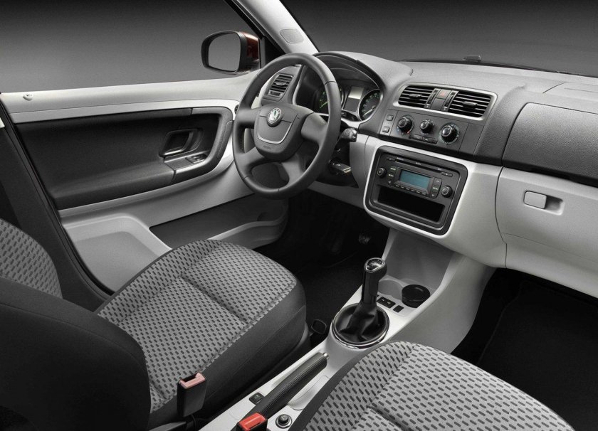 Skoda Fabia 2010 Interior