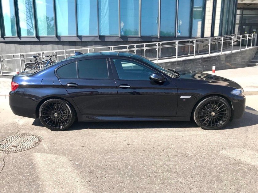 BMW f10 XDRIVE черная