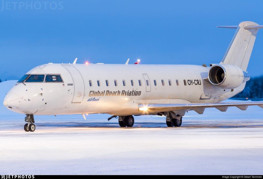 Самолёт бомбардье crj 100 200