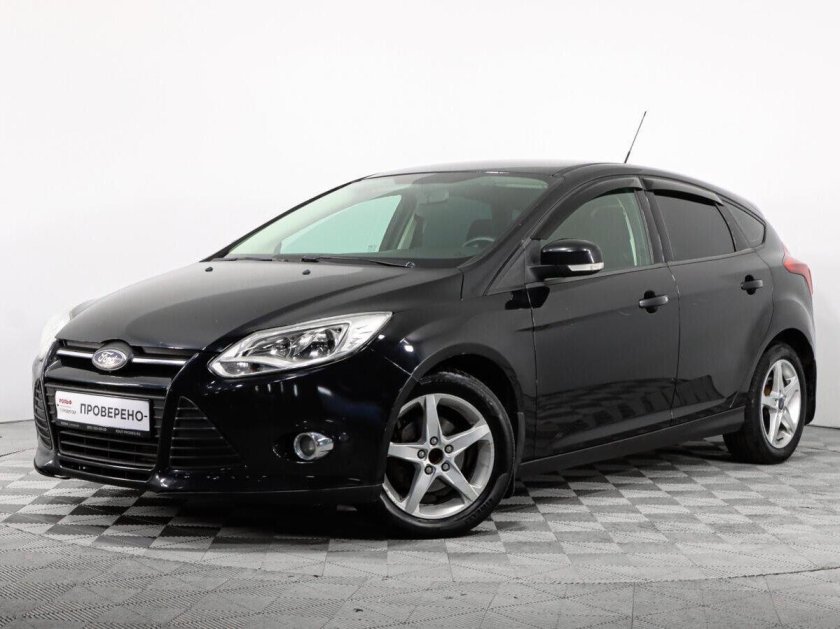 Ford Focus 3 хэтчбек черный