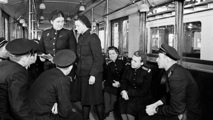 Машинист первого метро в Москве 1935