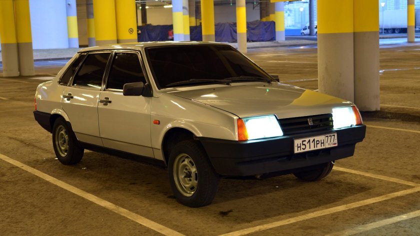 Машина ВАЗ 21099