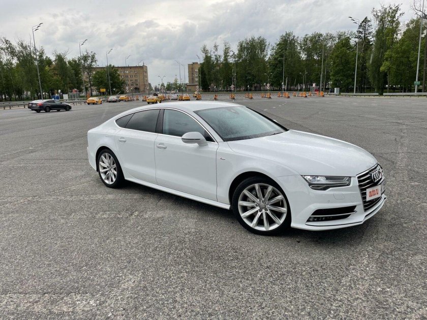 Ауди а 7 2015
