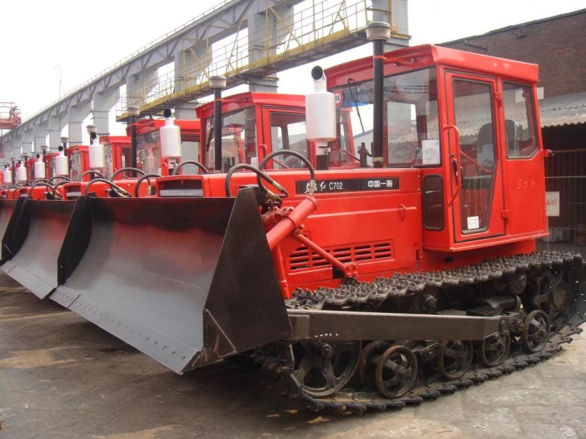 ДТ-75 трактор гусеничный