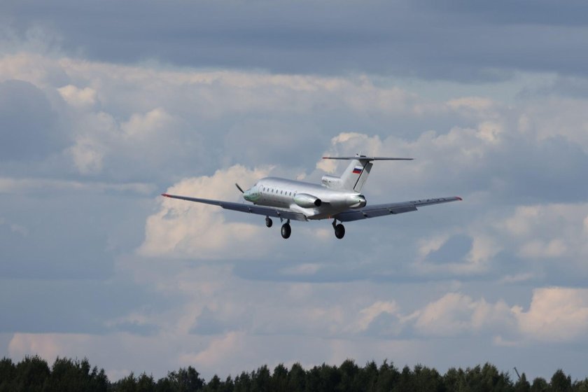 Самолет як 40