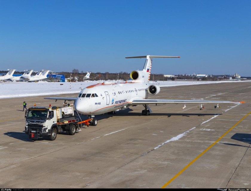 Як-42 СИБНИА