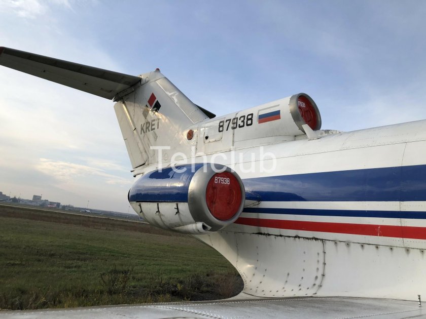 Купить списанный самолет як 40 в России