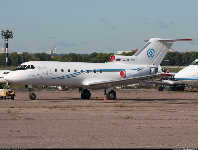 Yakovlev Yak-40