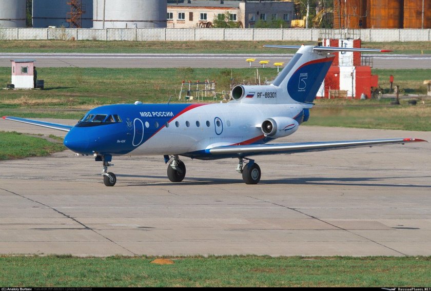 Як-40 двухдвигательный