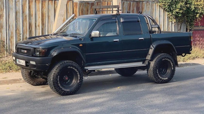 Toyota Hilux Surf 130 пикап