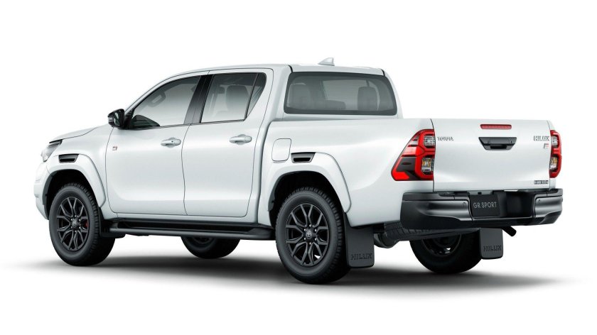 Тойота Хайлюкс 2022