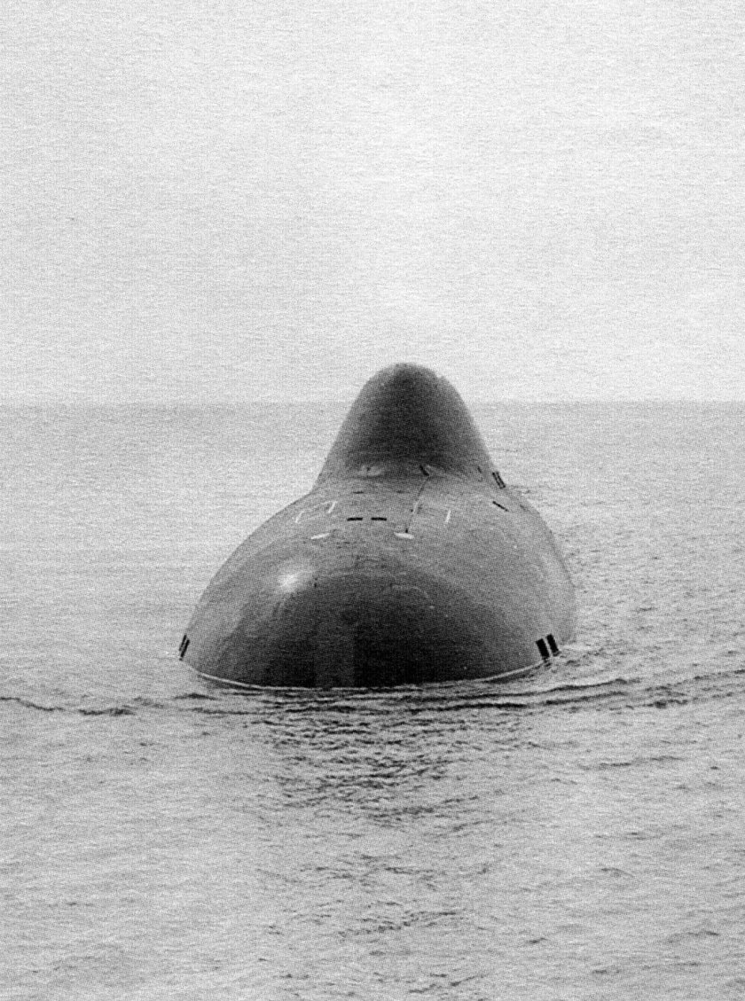 Подводная лодка к 705к Лира