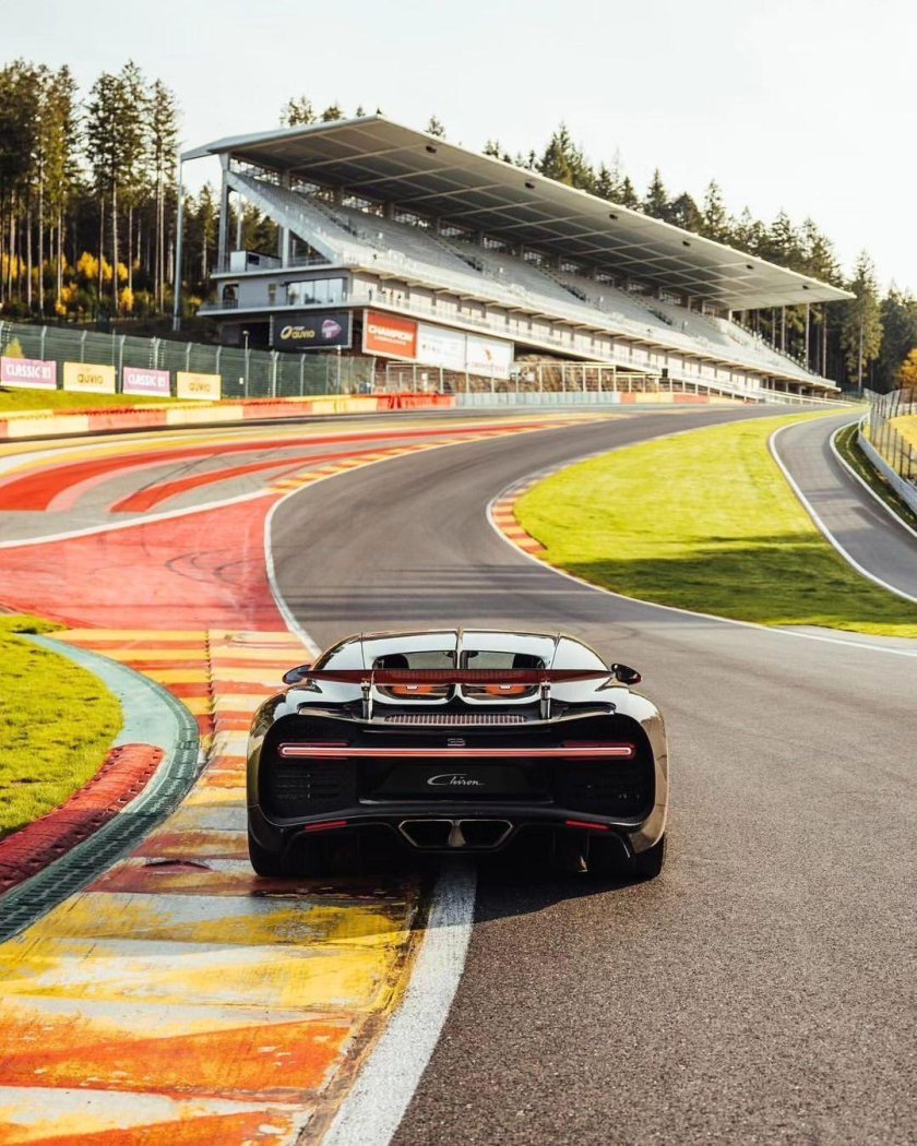 Bugatti chiron sport