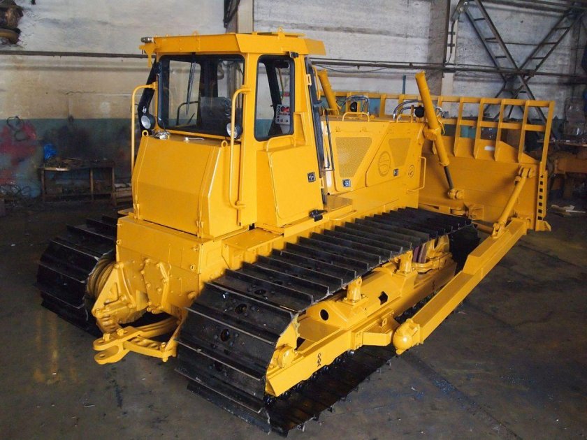 Бульдозер чтз б10м