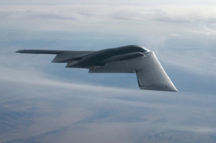 B 2 spirit stealth bomber