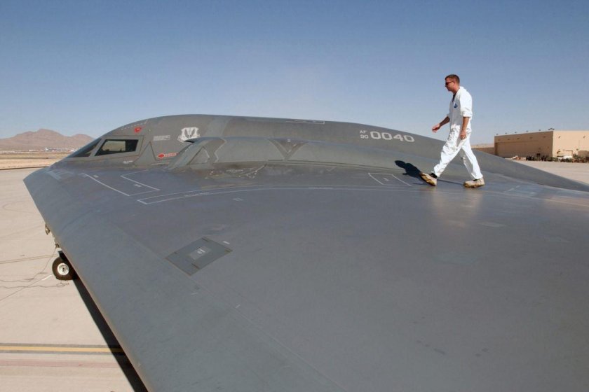 B-2 Spirit: стелс-бомбардировщик