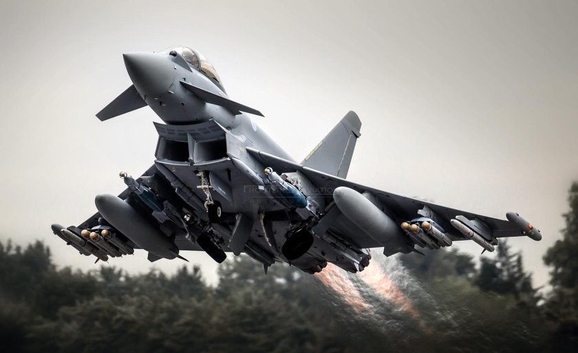 Истребитель Еврофайтер Тайфун