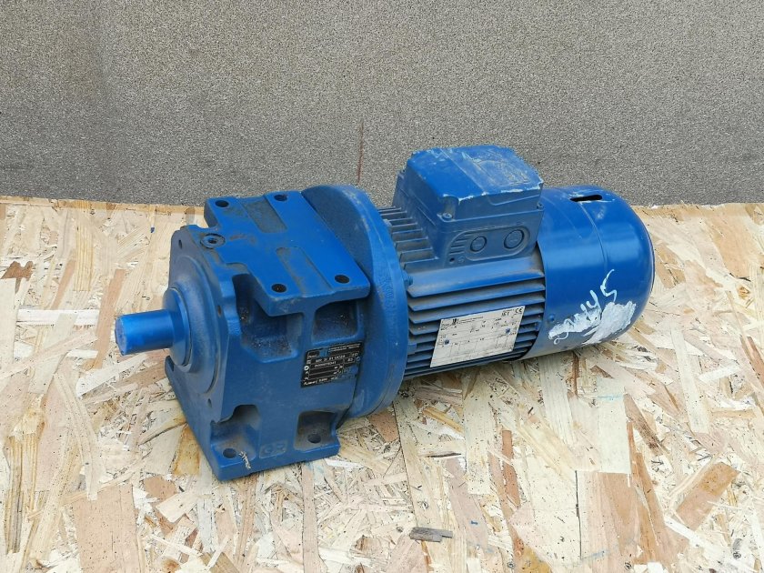 Мотор редуктор асинхронный