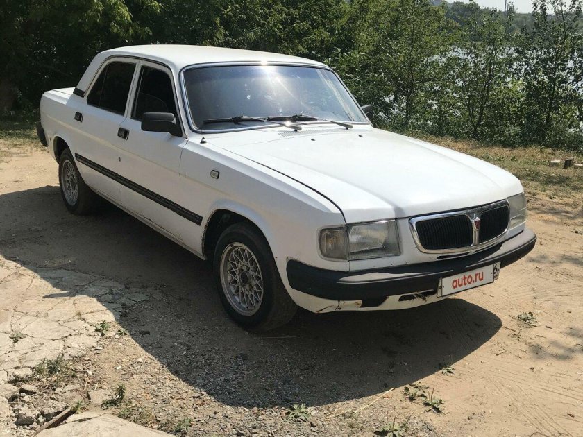 Волга газ 3110 белая