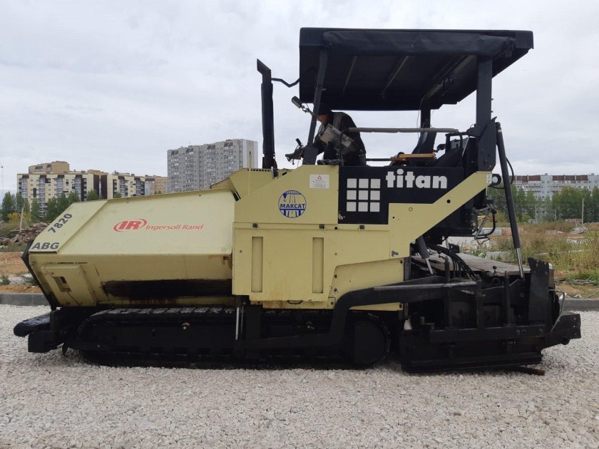 Volvo Titan укладчик