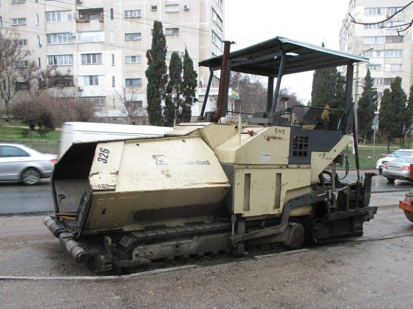 Асфальтоукладчик abg Titan 326