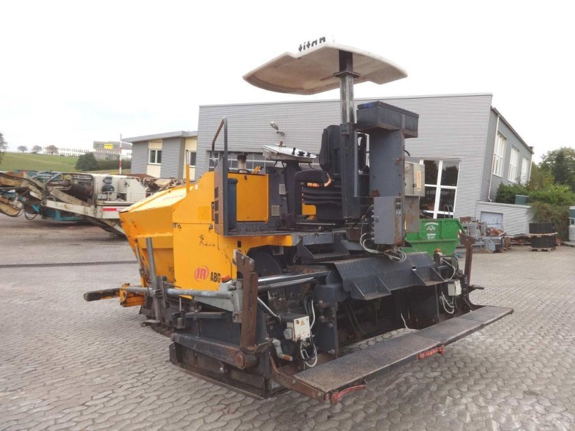 Titan 125 асфальтоукладчик