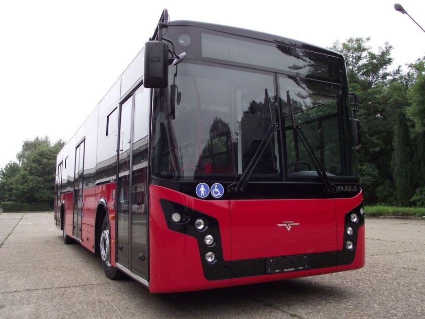 Фиолетовый автобус