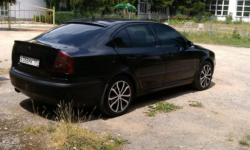 Шкода Октавия а4 черная