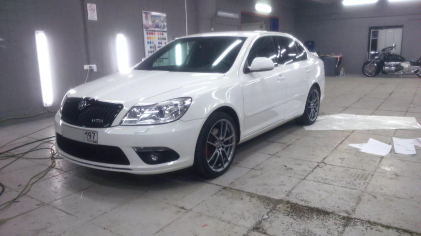 Skoda a5 решетка антихром