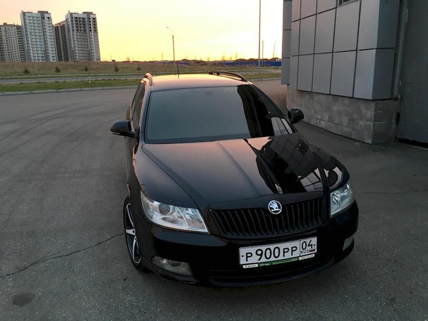 Skoda Octavia a5 черная