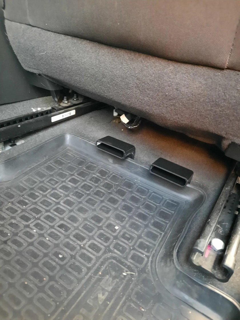 Обогрев ног задних пассажиров Нива Шевроле