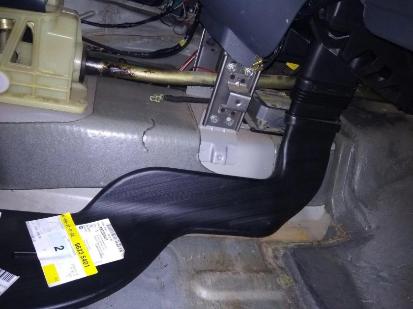 Патрубки обдува ног задних пассажиров Прадо 120