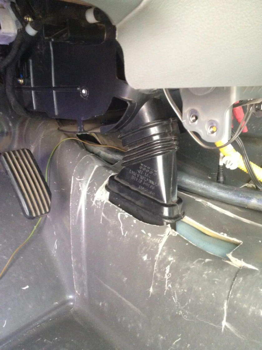 Воздуховоды задних пассажиров ВАЗ 2110