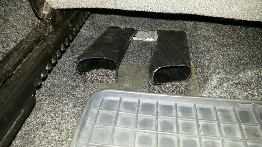 Шевроле Нива задние воздуховоды