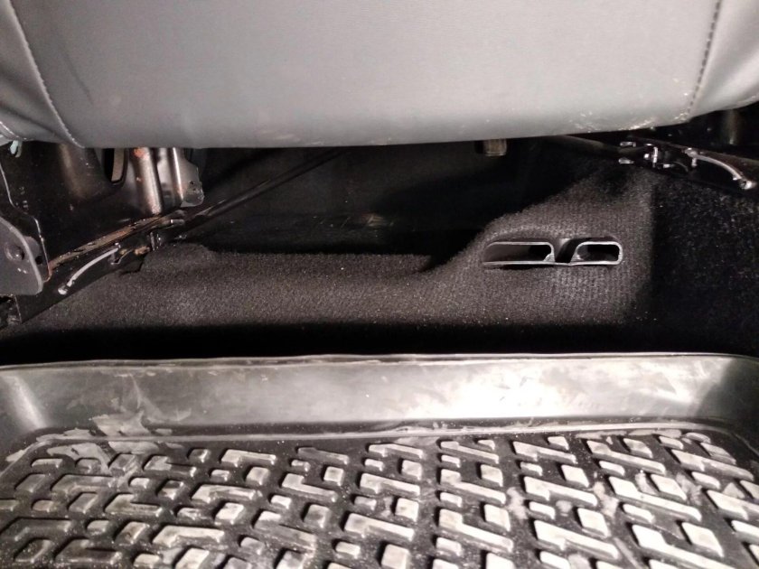 Обдув задних пассажиров Рено Логан 2