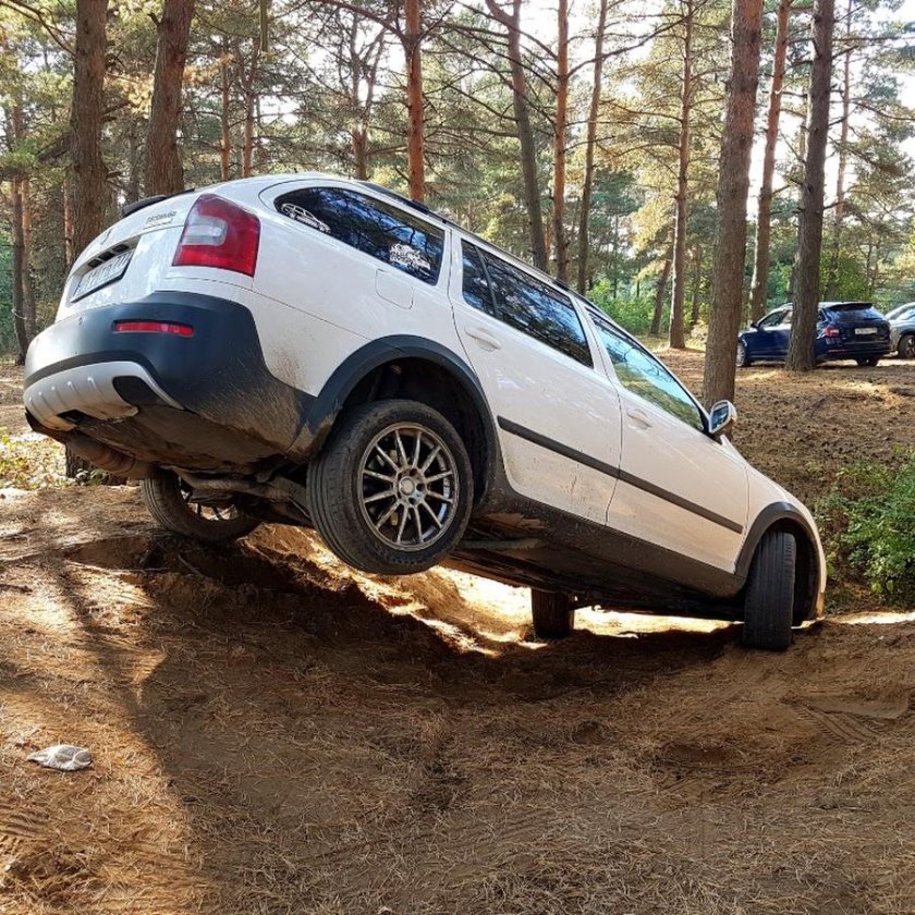 Шкода Октавия Скаут лифт