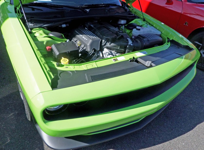 Додж Челленджер 6.4