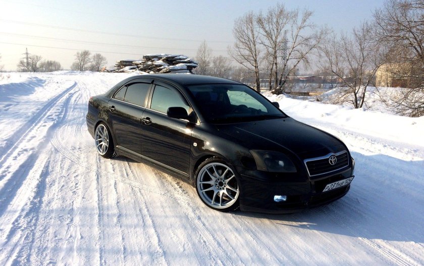 Тойота Авенсис черный 2008