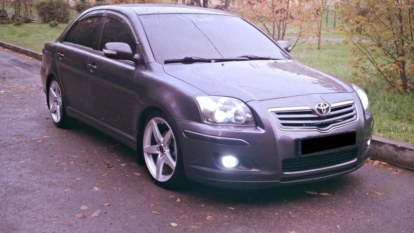 Тойота Авенсис 2.4 2007