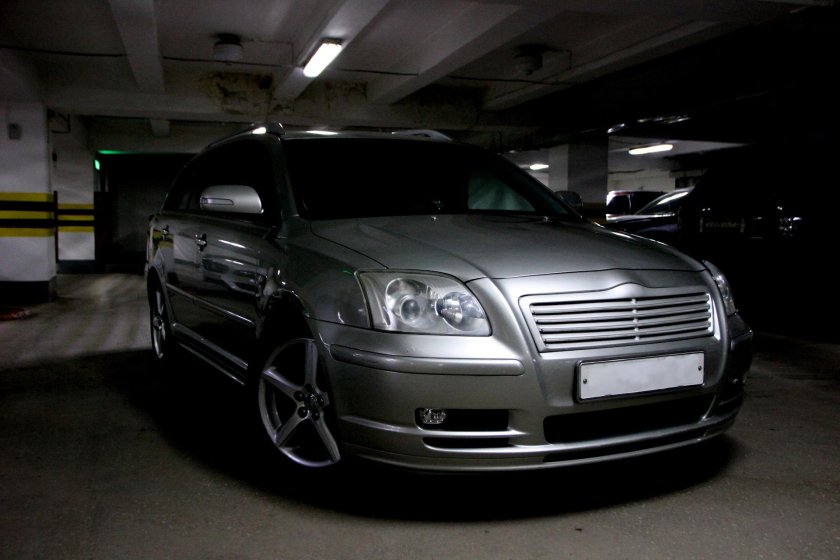 Тойота Авенсис 2 дорестайлинг