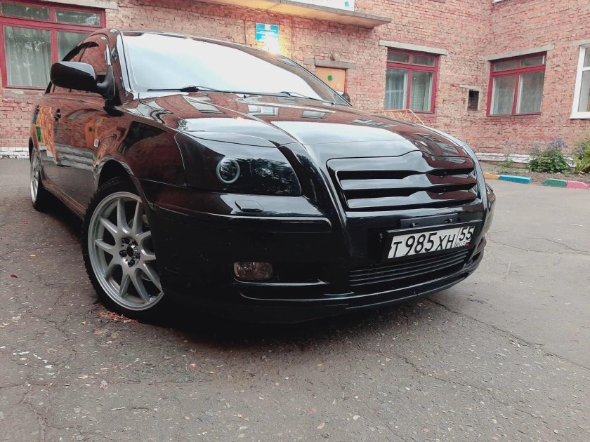 Тойота Авенсис антихром