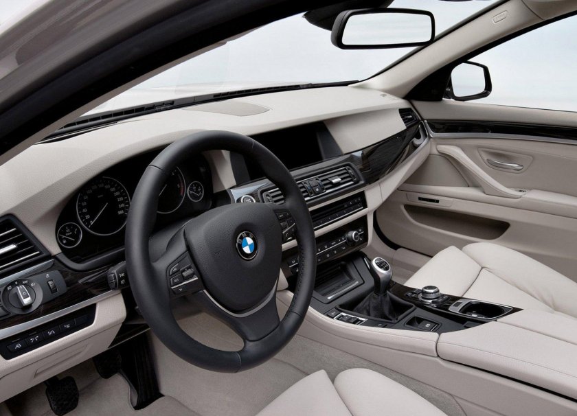 BMW 520 f10 салон