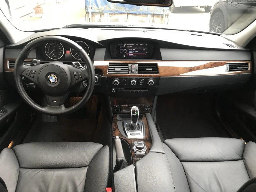 BMW 5 Series e60 салон